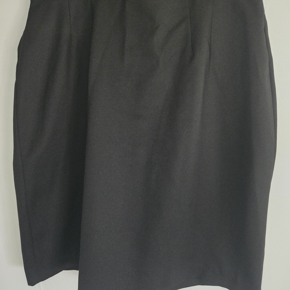 Jemma Women's 22W Black Skirt Suit - Picture 3 of 14